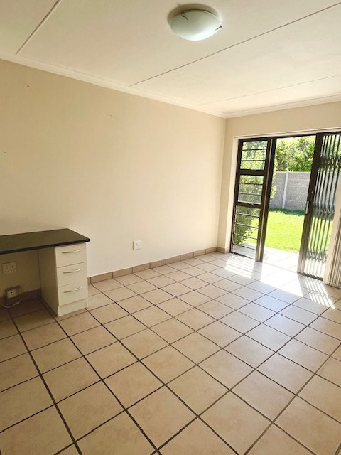 To Let 3 Bedroom Property for Rent in Reebok Western Cape